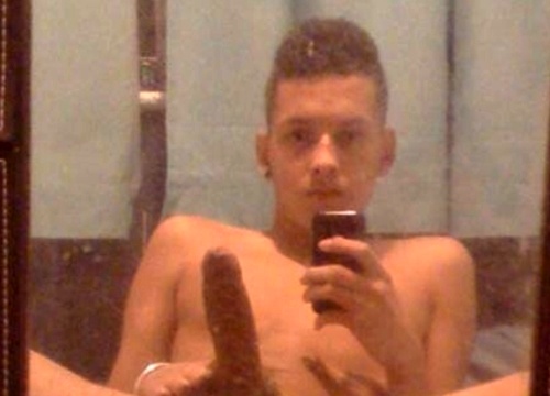 selfpix-dudes-with-uncut-cock selfpix-dudes-with-uncut-cock